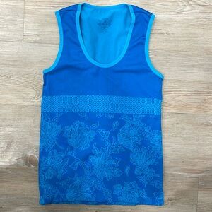 Reebok Size Small Sleeveless Athletic Shirt; Two tone blue